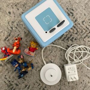 Toniebox Light Blue Starter Set Bundle with 5 Tonies Figurines | Gently Used